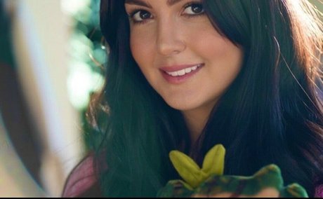 Bnans pretty model picture