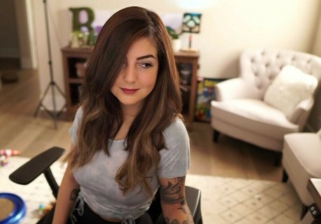 Bnans porn model pictures