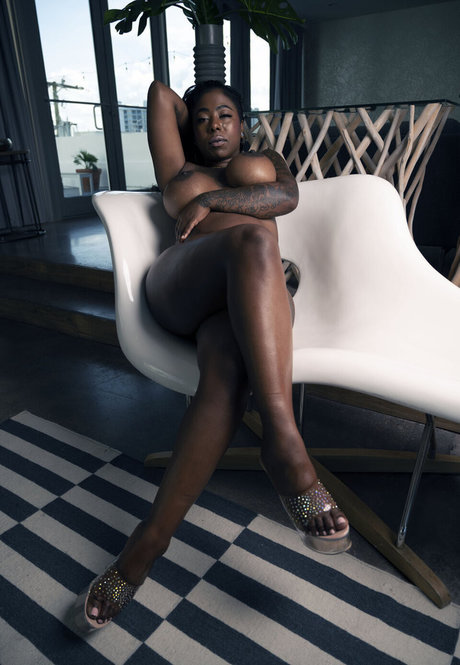 Gogo Fukme model nude archive