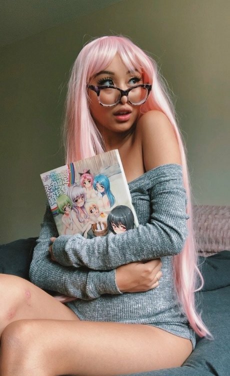 Official Kendama Babe model picture