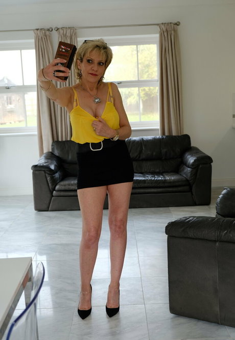 gillellisyoung sex actress pics