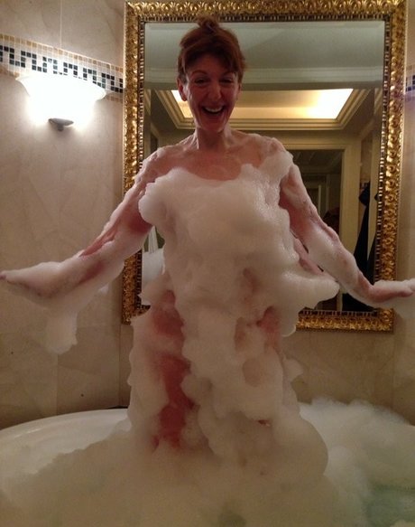 Yvette Fielding pretty model image