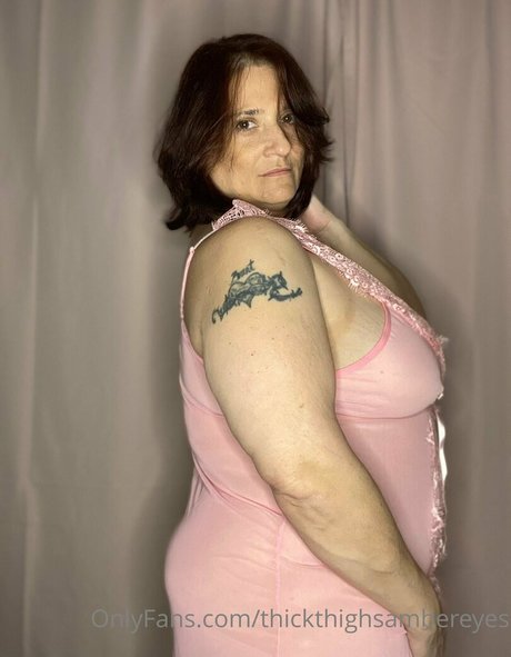 thickthighsambereyes model hot image