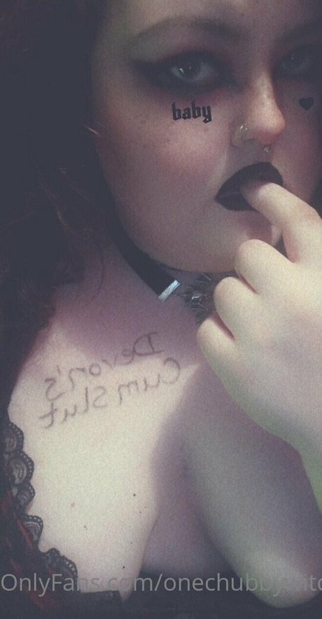 onechubbywitch naked model pics