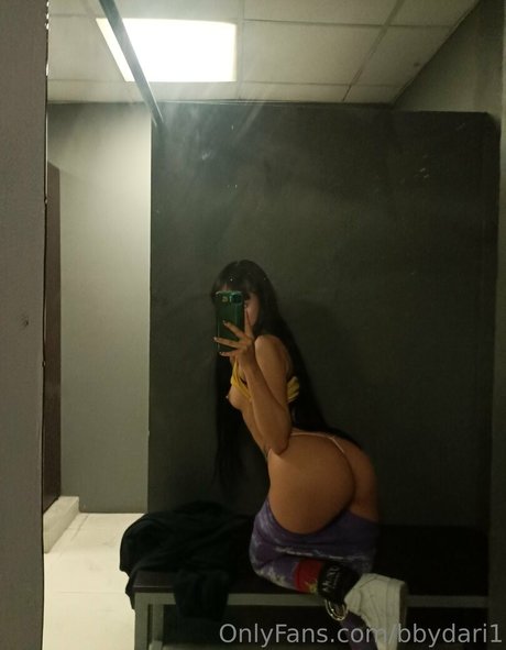 bbydari1 naked model pictures