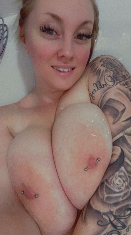 The High Vis Queen nudes actress galleries