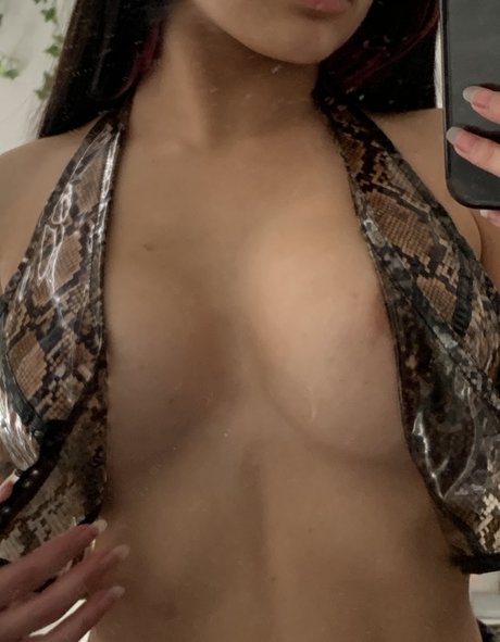 Deathlessley star hot photo