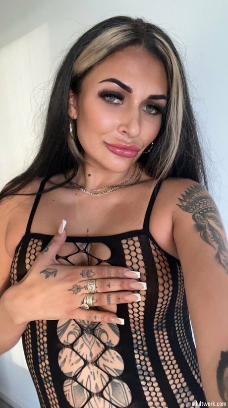 Tyler Jo Walker nude actress img