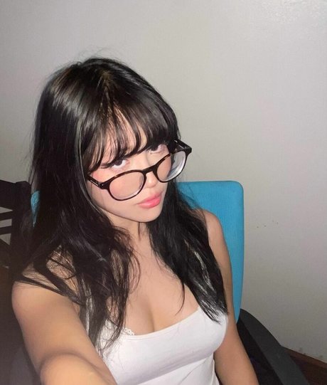 tripppollen adult model photo