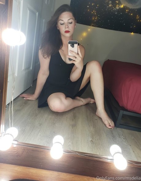 msdeliaxo best star pictures