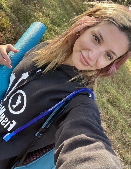 Jaclynn Crooks nice model img