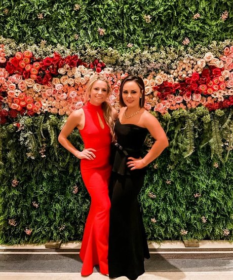 Lacey Chester model top img