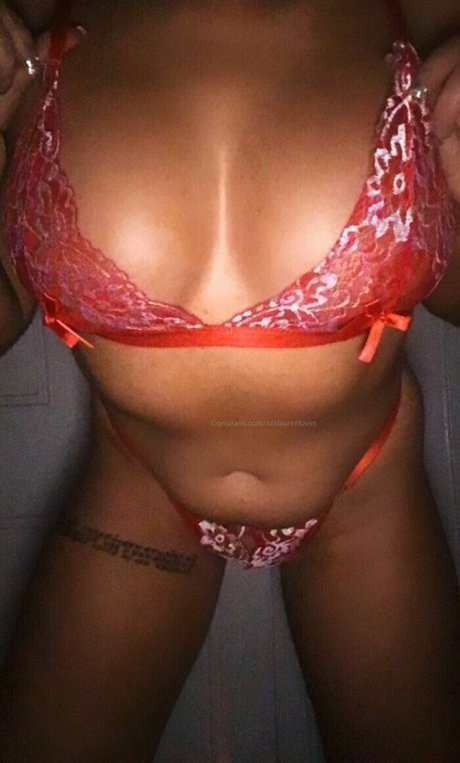 Wett Wag model naked picture