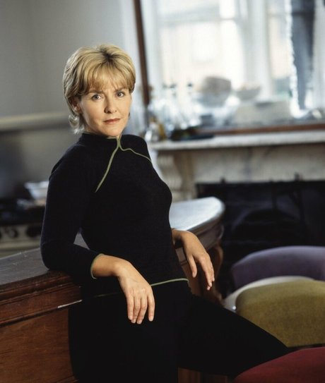 Amanda Burton nice actress pic