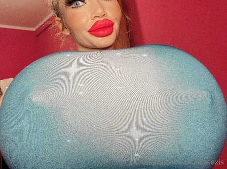 loralatexis nudes pornstar photo