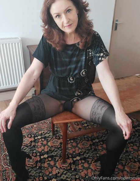 young milf onlyfans adult pics