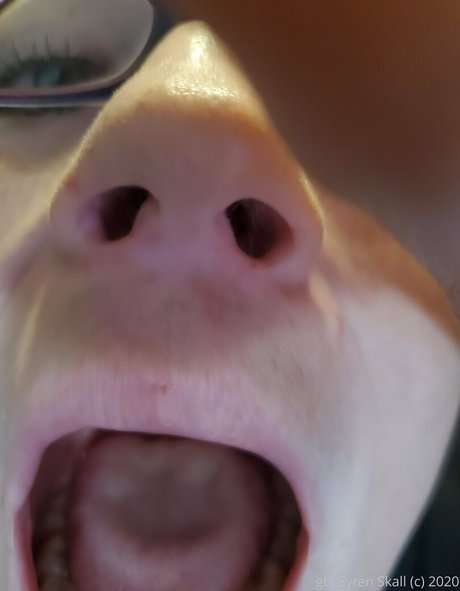 gtssyren model nudes images