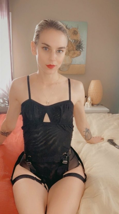 toadlips87 art model gallery