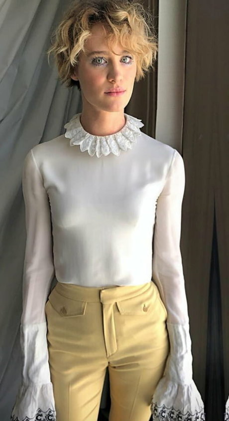 Mackenzie Davis model erotic img