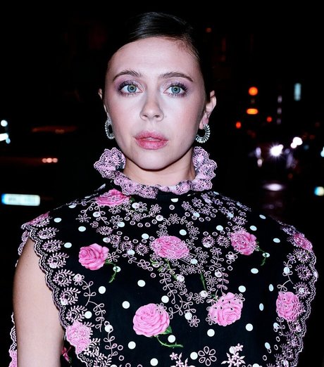 Bel Powley erotic actress images