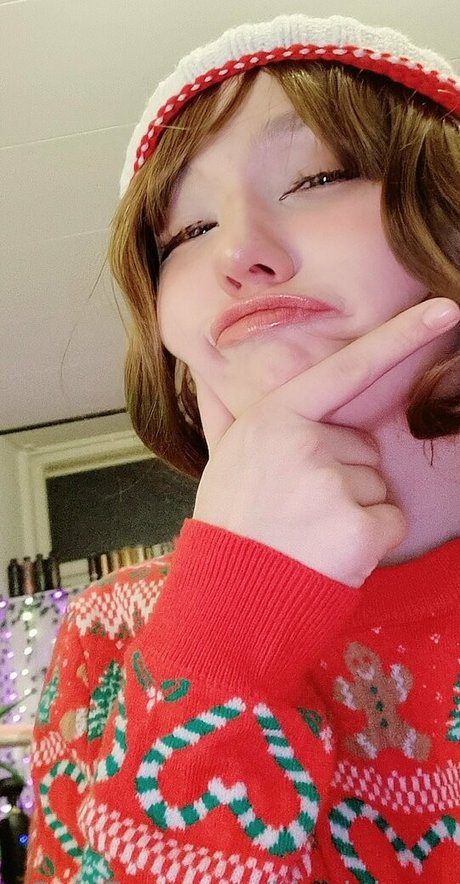 hippiehapp high quality model image