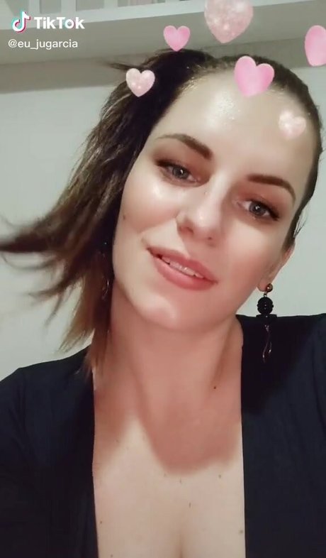 Ju Luz model naked picture