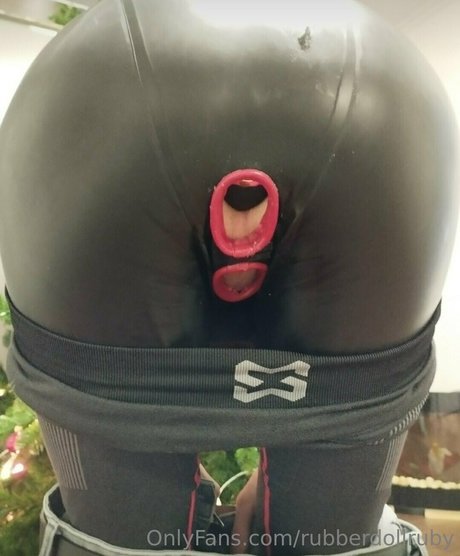 rubberdollruby beautiful actress img