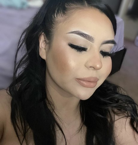 Carolina Corrales model nice photo