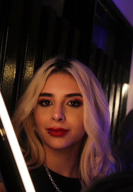 evablack69 model nude archive