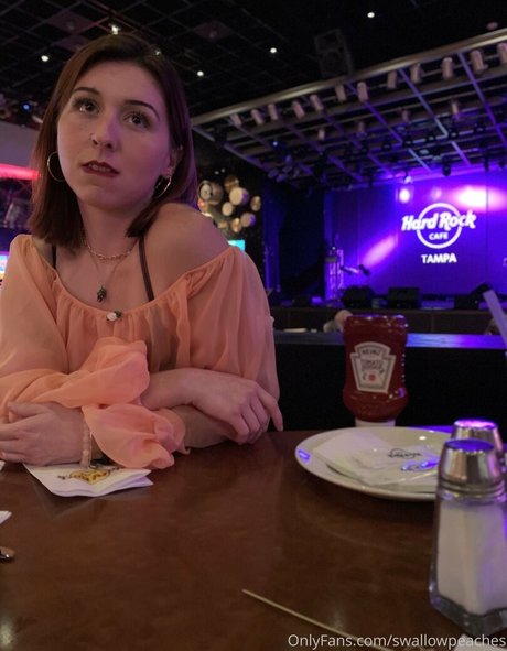 swallowpeaches star top image