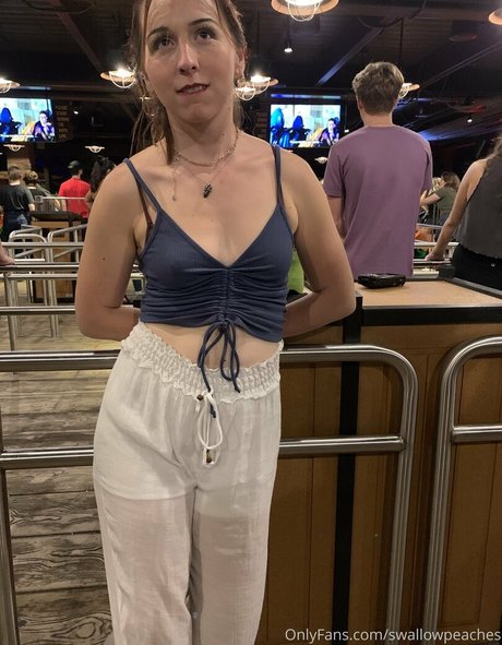 swallowpeaches xxx actress photos