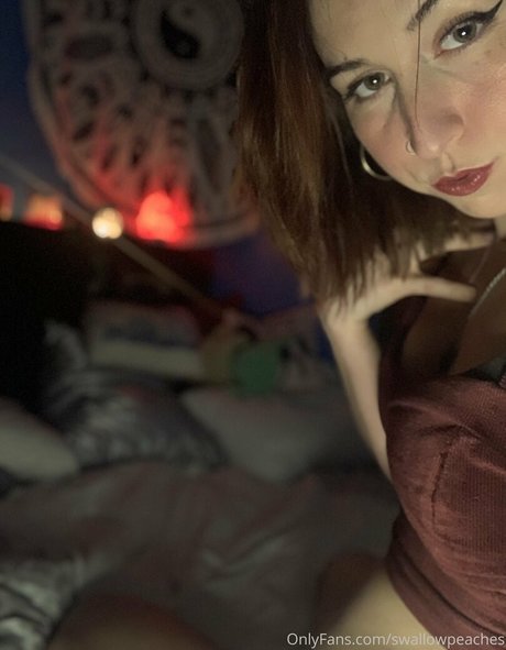 swallowpeaches pornstar nice pic