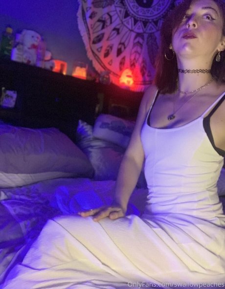 swallowpeaches model beautiful picture