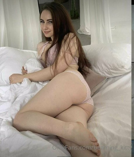 beaming kitty nice pornstar img
