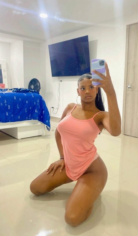 Tango Live naked actress pic