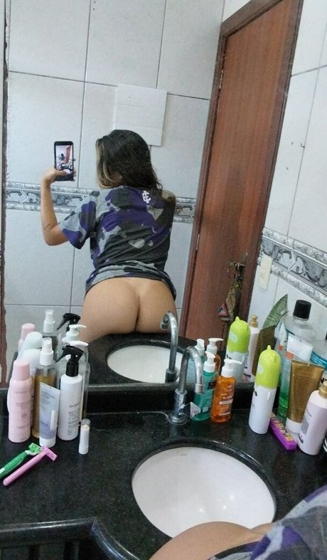 Raphaela Sinopoli model erotic pic