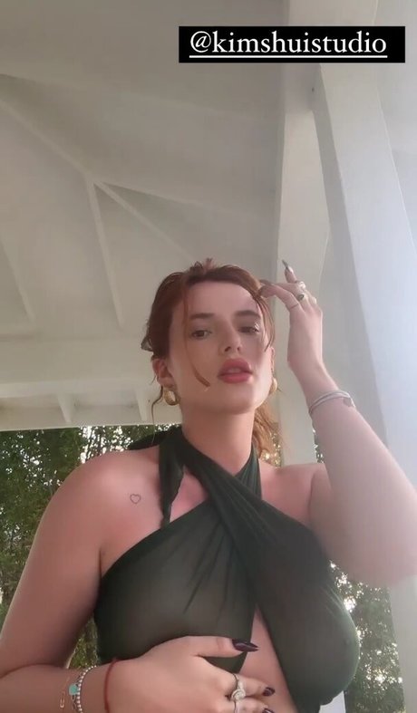 Bell Thorne star sex photo