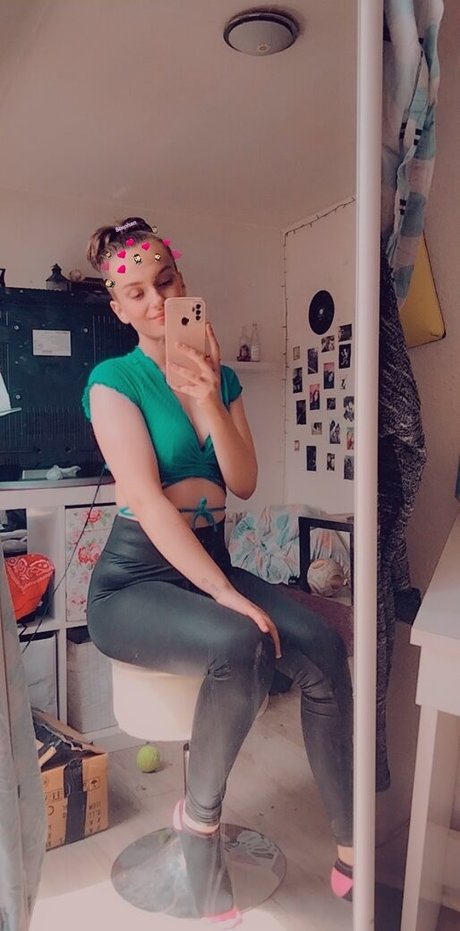 Paula Landmesser model high quality picture