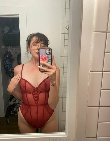 old lotion model nudes pictures