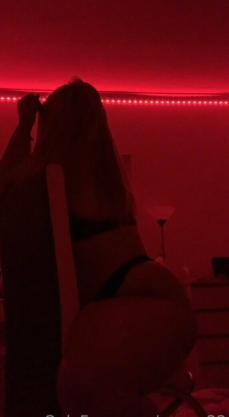 zarra 22 hot star pictures