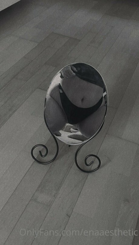 enaaesthetic nude model pictures