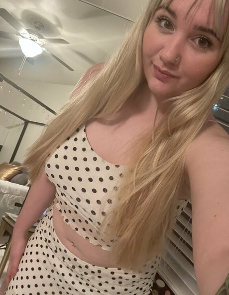 thatkinkything model erotic photos