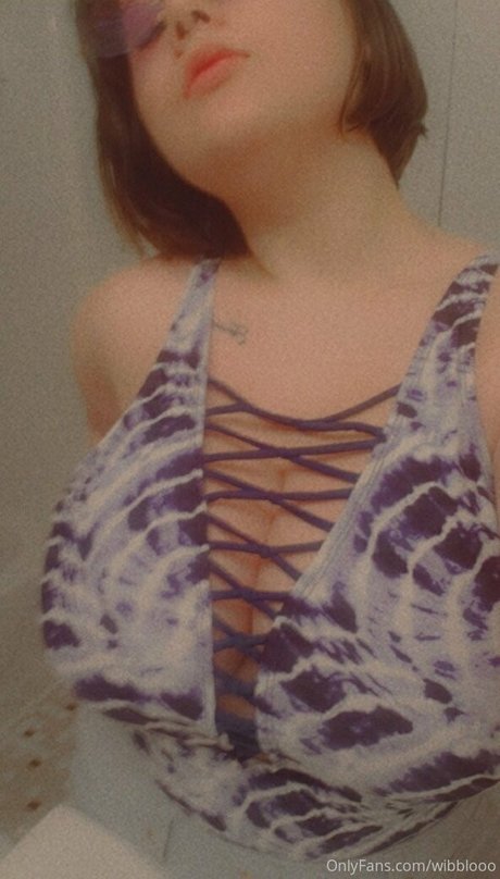 wibblooo nude actress photos