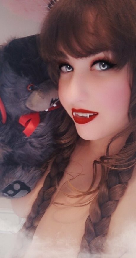 NSFWLeia nude actress photo