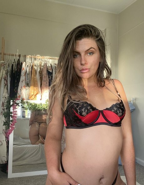 clitriinee2 star perfect photo