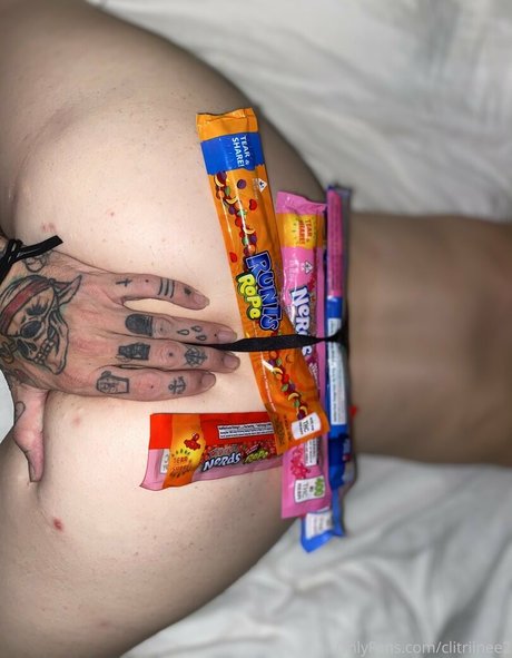 clitriinee2 star nude photo