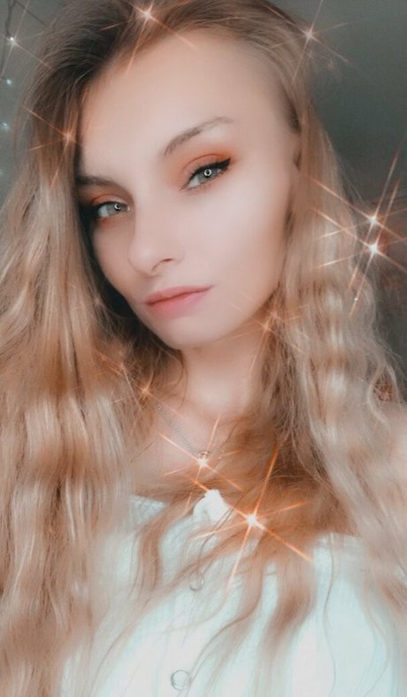 carlyraeofficial nice pornstar image