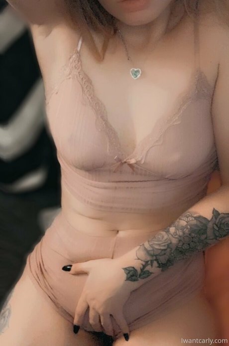 carlyraeofficial model porn pic