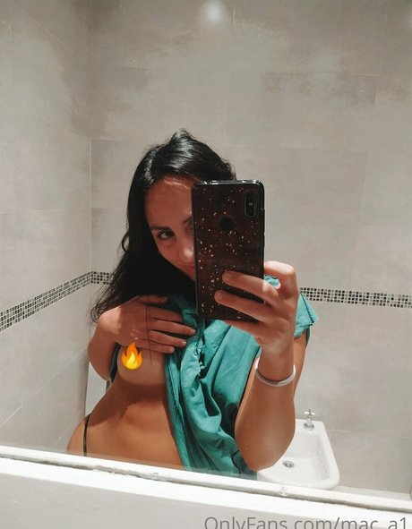 mac a1 star naked photos