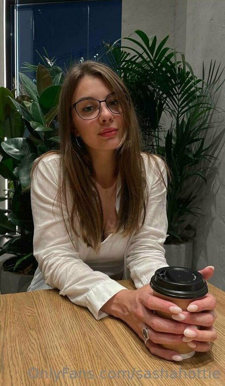 sashahottie pretty model pic